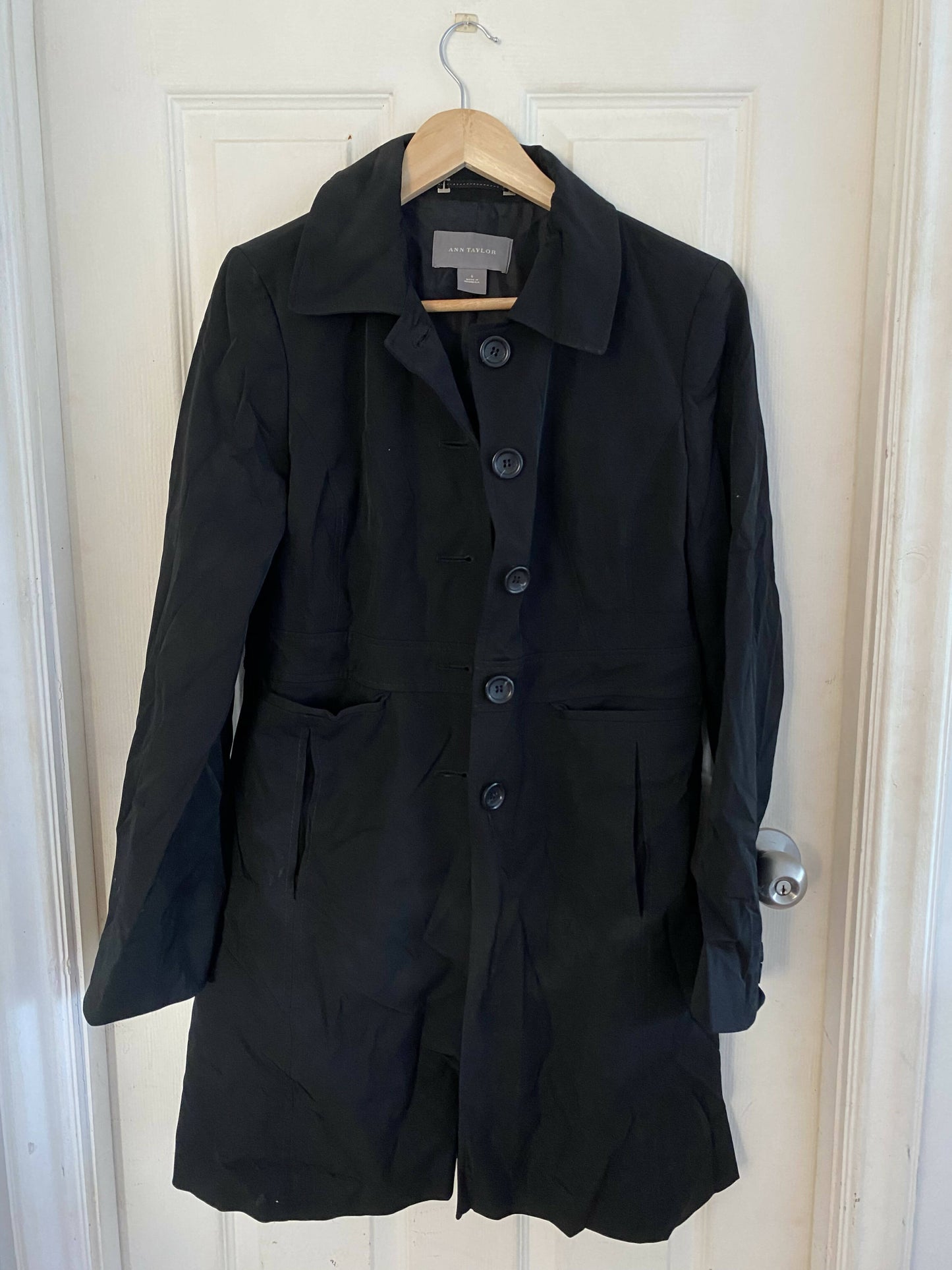 trench coat negro ann taylor